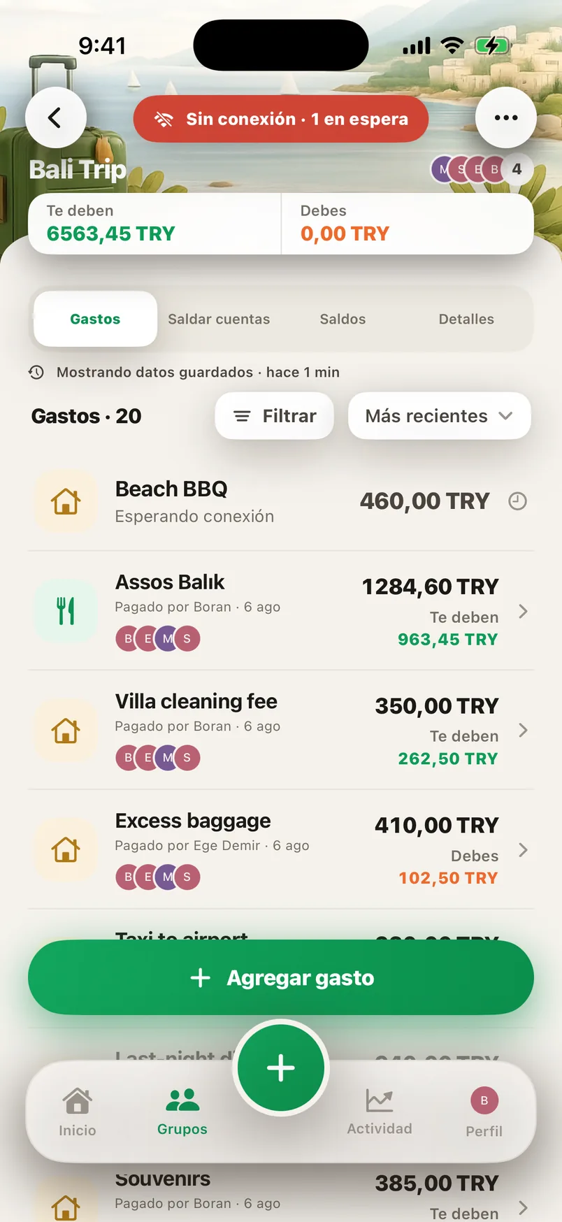 Pantalla de grupo de Splendo: el indicador sin conexión y un gasto esperando a sincronizarse