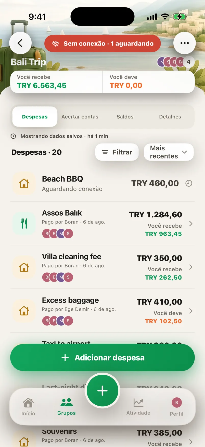 Tela de grupo do Splendo: o indicador de sem conexão e uma despesa aguardando sincronização